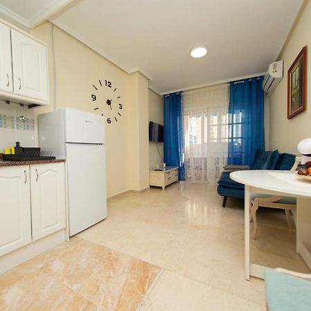 Студия На Белоснежном Пляже Los Locos Torrevieja Dış mekan fotoğraf