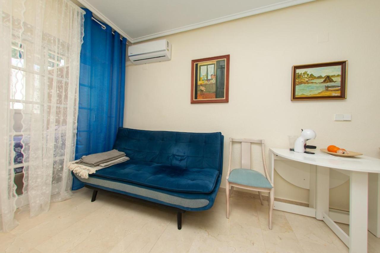 Студия На Белоснежном Пляже Los Locos Torrevieja Dış mekan fotoğraf